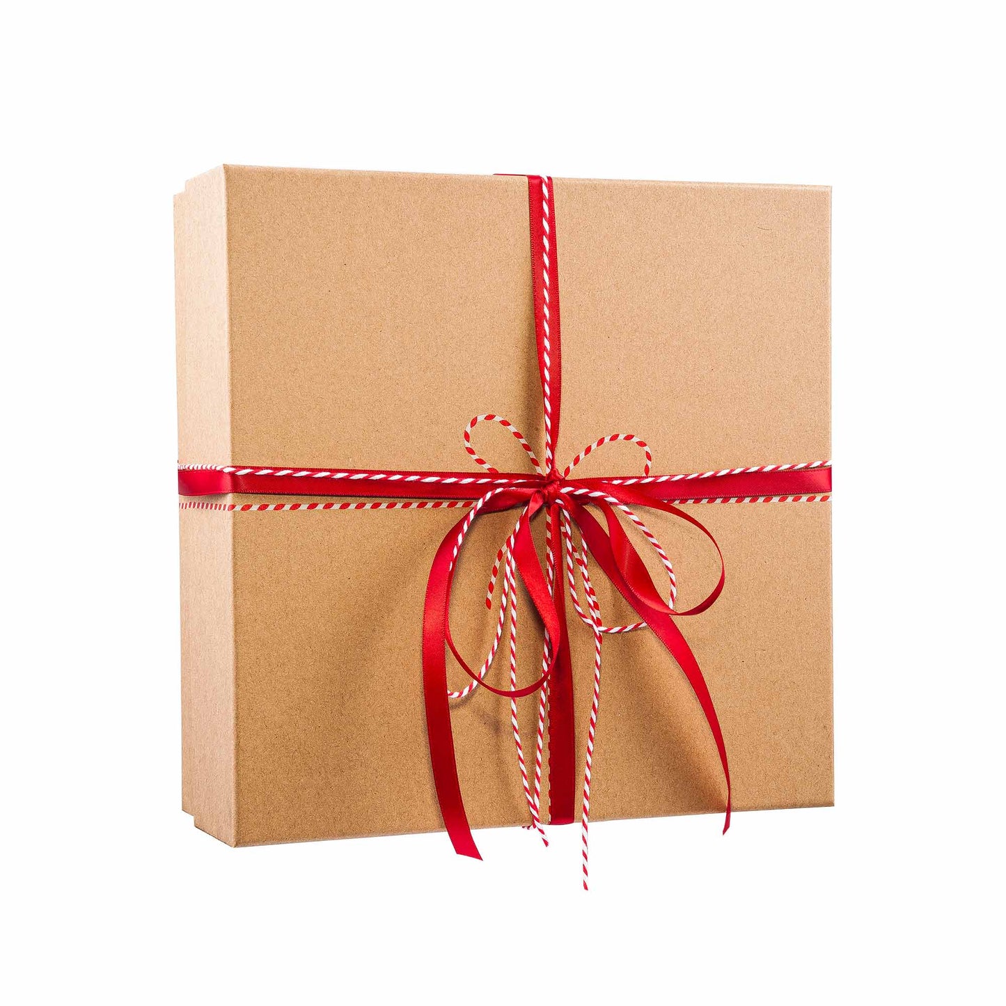 Geschenkbox mittel aus Kraftpapier mit rotem Band