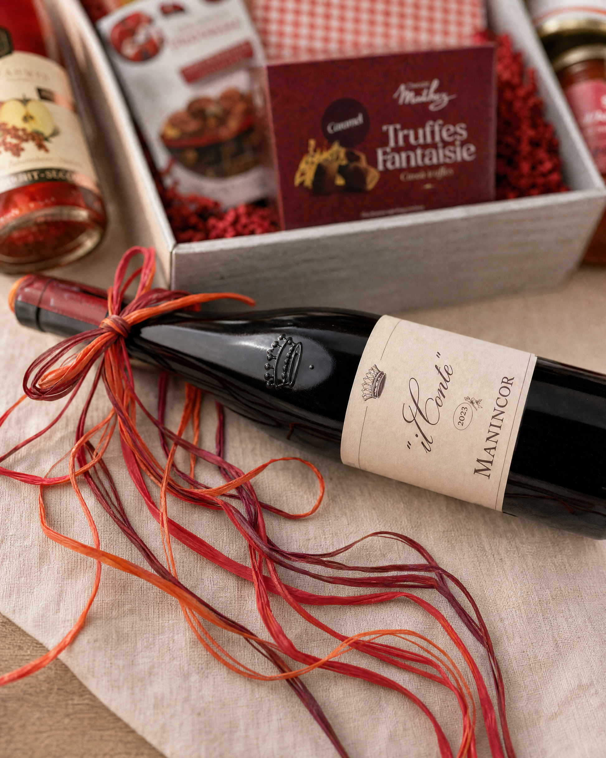 Manincor Il Conte Rotwein Südtirol im Geschenkkorb Candle Light Dinner