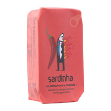 Sardinha  Sardinen mit Malagueta Chili